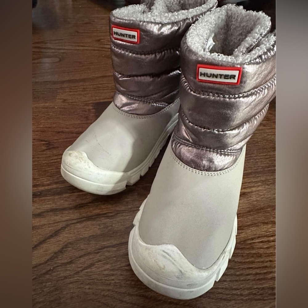 Hunter Metallic Snow Boot - Girls' Size 3.5